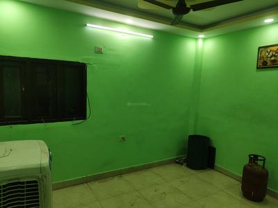 Bedroom Image of 668 Sq.ft 3 BHK Builder Floor for rent in Subzi Mandi New Delhi for Rs. 14500