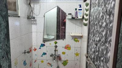 Bathroom Image of 260 Sq.ft 1 RK Apartment / Flat for sale in Byculla Mumbai for Rs. 8500000