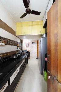 Kitchen Image of 855 Sq.ft 2.5 BHK Apartment / Flat for sale in Naranpura Ahmedabad for Rs. 6500000