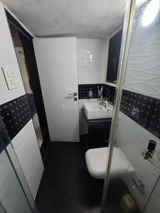 Bathroom Image of 1290 Sq.ft 3 BHK Apartment / Flat for sale in Lokhandwala Breeze Apartment, Andheri West Mumbai for Rs. 45000000