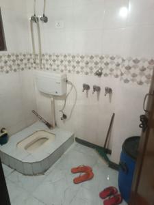 Bathroom Image of 720 Sq.ft 2 BHK Apartment / Flat for sale in Sanjay Garden, Gazipur New Delhi for Rs. 4000000