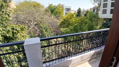 Balcony Image of 1200 Sq.ft 3 BHK Builder Floor for rent in Janakpuri New Delhi for Rs. 40000