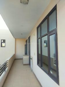 Balcony Image of 2100 Sq.ft 3 BHK Builder Floor for rent in Sector 10 DLF Faridabad for Rs. 35000