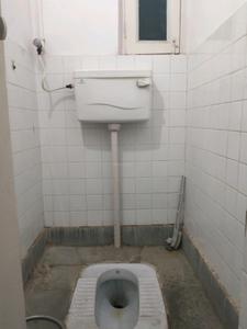 Common Bathroom Image of 1300 Sq.ft 3 BHK Apartment / Flat for sale in Vikaspuri New Delhi for Rs. 18500000