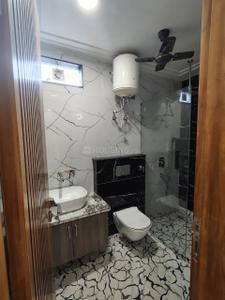 Image of 1800 Sq.ft 3 BHK Builder Floor for sale in Mansarover Garden, New Delhi for Rs. 35000000