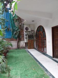 Balcony Image of 3000 Sq.ft 4 BHK Independent House for rent in Chittaranjan Park New Delhi for Rs. 130000