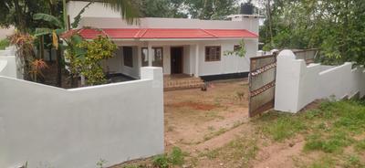 Image of 1500 Sq.ft 2 BHK Villa for sale in Chamkkada, Kollam for Rs. 3500000