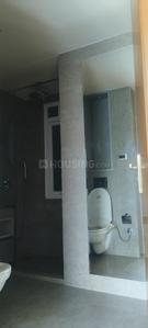 Bathroom Image of 2430 Sq.ft 3 BHK Independent House for rent in Suncity Heights, Sector 54 Gurgaon for Rs. 105000