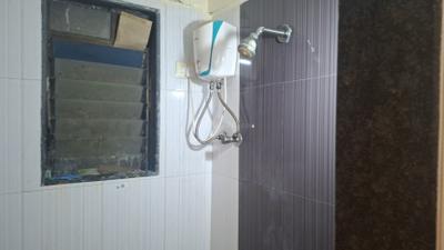 Bathroom Image of 600 Sq.ft 1 BHK Apartment / Flat for rent in Swaraj Symphony, Kharghar Navi Mumbai for Rs. 22500