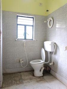 Common Bathroom Image of 850 Sq.ft 2 BHK Builder Floor for rent in Paschim Putiary Kolkata for Rs. 8500