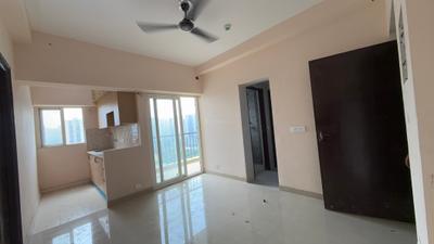 Living Room Image of 585 Sq.ft 1 BHK Apartment / Flat for rent in Amrapali Dream Valley 2, Noida Extension Greater Noida for Rs. 17000