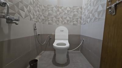 Bathroom Image of 720 Sq.ft 1 BHK Apartment / Flat for rent in Kondapur Hyderabad for Rs. 25000