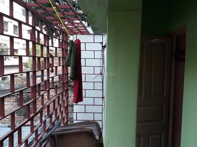 Balcony Image of 701 Sq.ft 2 BHK Apartment / Flat for rent in Baranagar Kolkata for Rs. 9000