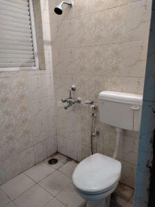 Bathroom Image of 820 Sq.ft 2 BHK Apartment / Flat for sale in Northern Rly. Colony Kanpur for Rs. 4500000