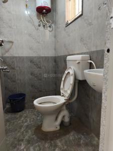 Bathroom Image of 550 Sq.ft 1 BHK Builder Floor for rent in Kamanahalli Bengaluru for Rs. 15000