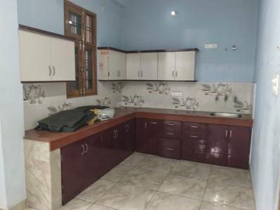 Kitchen Image of 1500 Sq.ft 2 BHK Builder Floor for rent in Indira Nagar Lucknow for Rs. 15500