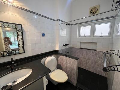 Bathroom Image of 2600 Sq.ft 3 BHK Apartment / Flat for rent in Vasanth Nagar Bengaluru for Rs. 145000