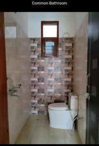 Bathroom Image of 700 Sq.ft 2 BHK Independent House for sale in MPB Mansarovar Park Independent House, Lal Kuan Ghaziabad for Rs. 5650000