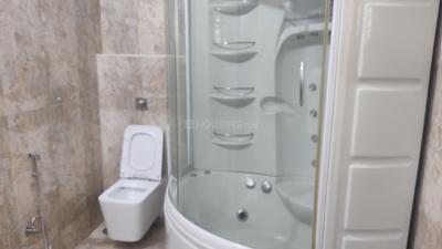 Bathroom Image of 5000 Sq.ft 5 BHK Independent House for rent in Jubilee Hills Hyderabad for Rs. 275000