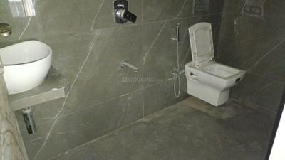 Image of 800 Sq.ft 2 BHK Apartment / Flat for sale in Malad West, Mumbai for Rs. 18000000