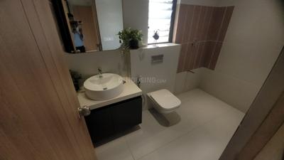 Bathroom Image of 1550 Sq.ft 3 BHK Apartment / Flat for rent in Mistry Avenue, Fatehgunj Vadodara for Rs. 22000