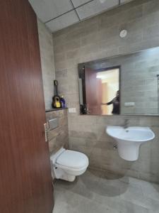 Bathroom Image of 1650 Sq.ft 3 BHK Builder Floor for sale in Sector 57 Gurgaon for Rs. 24900000
