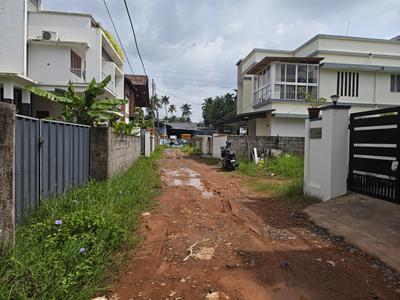 Image of 2500 Sq.ft 4 BHK Independent House for sale in Eroor, Kochi for Rs. 23000000