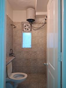 Common Bathroom Image of 1265 Sq.ft 3 BHK Apartment / Flat for sale in Paras Tierea, Sector 137 Noida for Rs. 11000000