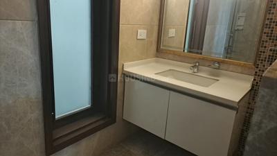 Bathroom Image of 2500 Sq.ft 4 BHK Builder Floor for rent in New Friends Colony New Delhi for Rs. 228000