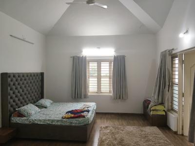 Bedroom Image of 8730 Sq.ft 3.5 BHK Independent House for rent in Sanskruti Sentossa Greens, Vaishno Devi Circle Ahmedabad for Rs. 75000