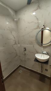 Bathroom Image of 950 Sq.ft 2 BHK Independent House for rent in Lajpat Nagar New Delhi for Rs. 60000