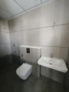 Bathroom Image of 2200 Sq.ft 3 BHK Apartment / Flat for sale in Cheranalloor Kochi for Rs. 23000000
