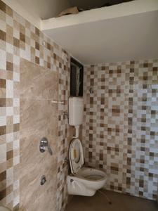 Common Bathroom Image of 936 Sq.ft 2 BHK Apartment / Flat for rent in Rosa Gardenia, Kasarvadavali Thane for Rs. 23000