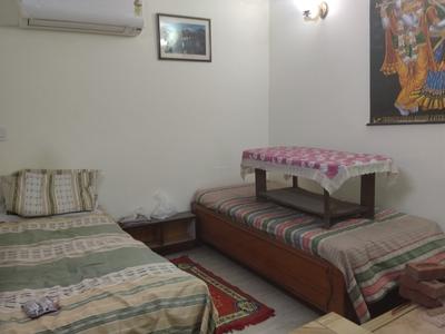 Bedroom Image of 800 Sq.ft 1 RK Independent House for rent in Alaknanda New Delhi for Rs. 18000