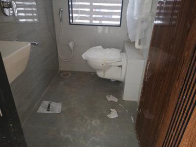 Bathroom Image of 680 Sq.ft 1 BHK Apartment / Flat for rent in Rohit Shreeji Krupa, Kamothe Navi Mumbai for Rs. 17000