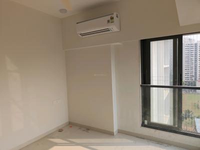 Bedroom Image of 700 Sq.ft 2 BHK Apartment / Flat for rent in Leo Eminence, Bandra East Mumbai for Rs. 110000