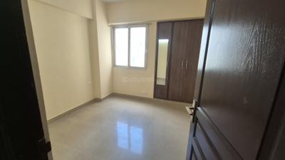 Bedroom Image of 890 Sq.ft 2 BHK Apartment / Flat for rent in Sethi Max Royal, Sector 76 Noida for Rs. 26000