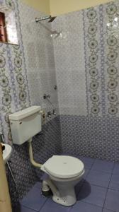 Bathroom Image of 1000 Sq.ft 2 BHK Builder Floor for rent in Thammanam Kochi for Rs. 28000