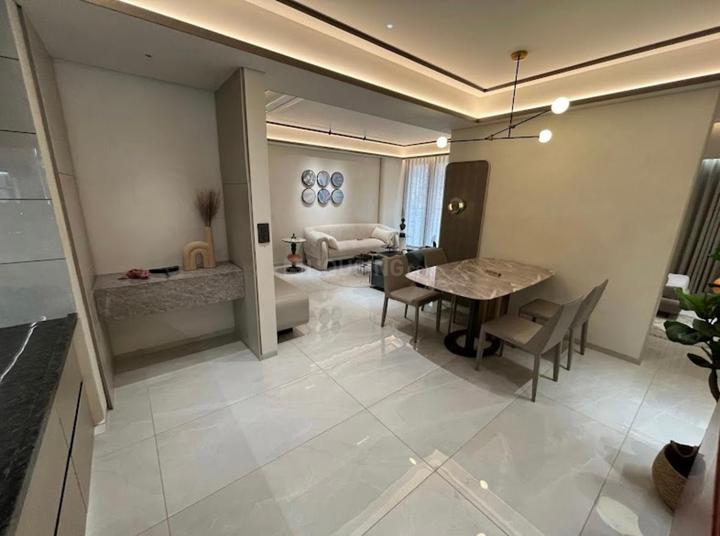 Elenza Greenfield Main Image 1