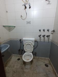 Bathroom Image of 1800 Sq.ft 3 BHK Builder Floor for sale in Vikaspuri New Delhi for Rs. 25000000