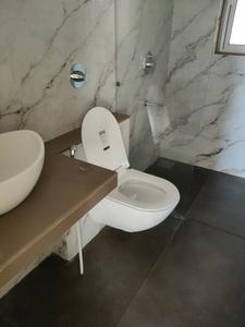 Common Bathroom Image of 750 Sq.ft 2 BHK Apartment / Flat for sale in Mulund West Mumbai for Rs. 20500000