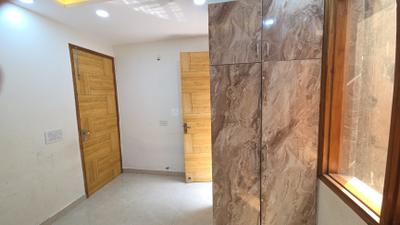 Bedroom Image of 585 Sq.ft 2 BHK Builder Floor for sale in Laxmi Nagar New Delhi for Rs. 5500000