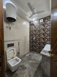 Bathroom Image of 1710 Sq.ft 3 BHK Builder Floor for rent in Preet Vihar New Delhi for Rs. 65000