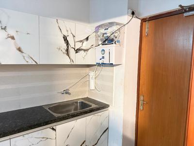 Kitchen Image of 435 Sq.ft 1 RK Apartment / Flat for rent in Paramount Golfforeste Oak &amp; Pine, Surajpur Greater Noida for Rs. 15500