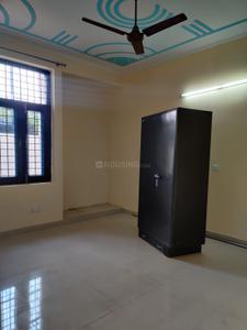 Bedroom Image of 2800 Sq.ft 2 BHK Builder Floor for rent in Sector 105 Noida for Rs. 30000