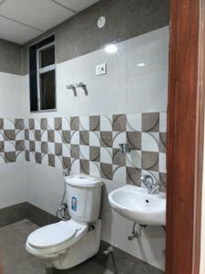 Common Bathroom Image of 676 Sq.ft 1 BHK Builder Floor for sale in Uniwest Arcade Homes, Sector 102 Noida for Rs. 4350000