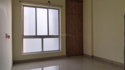 Bedroom Image of 980 Sq.ft 2 BHK Apartment / Flat for rent in Chinar Park Kolkata for Rs. 18000
