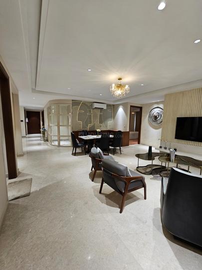 Noble Callista Main Image 1