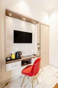 Kitchen Image of 7500 Sq.ft 6 BHK Villa for rent in The Antriksh Golf Links, Noida Extension Greater Noida for Rs. 550000