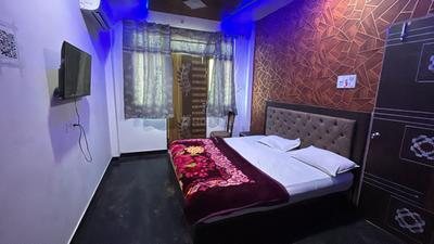Bedroom Image of 1400 Sq.ft 8 BHK Villa for rent in Chaukaghat Varanasi for Rs. 70000